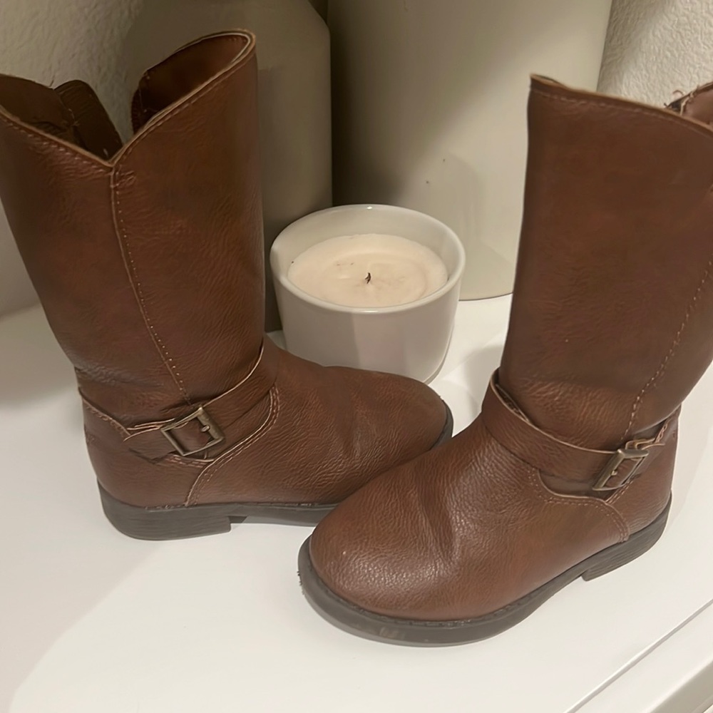 Brown boots